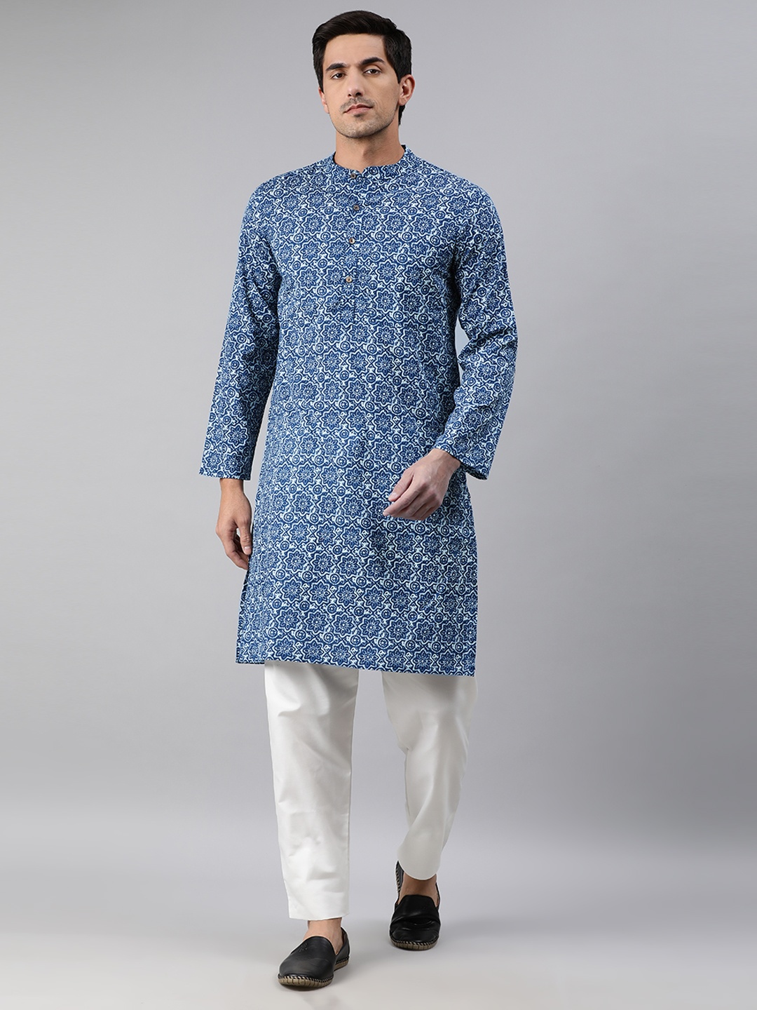 

Janasya Men Blue & White Floral Printed Kurta
