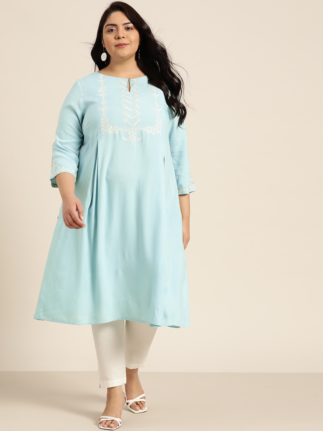 

Sztori Plus Size Women Blue Ethnic Motifs Yoke Design Keyhole Neck Thread Work Kurta