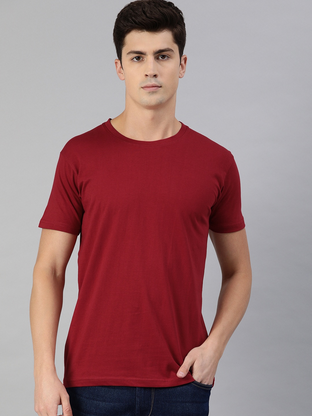 

UNSULLY Men Red Solid Round Neck Pure Cotton T-shirt