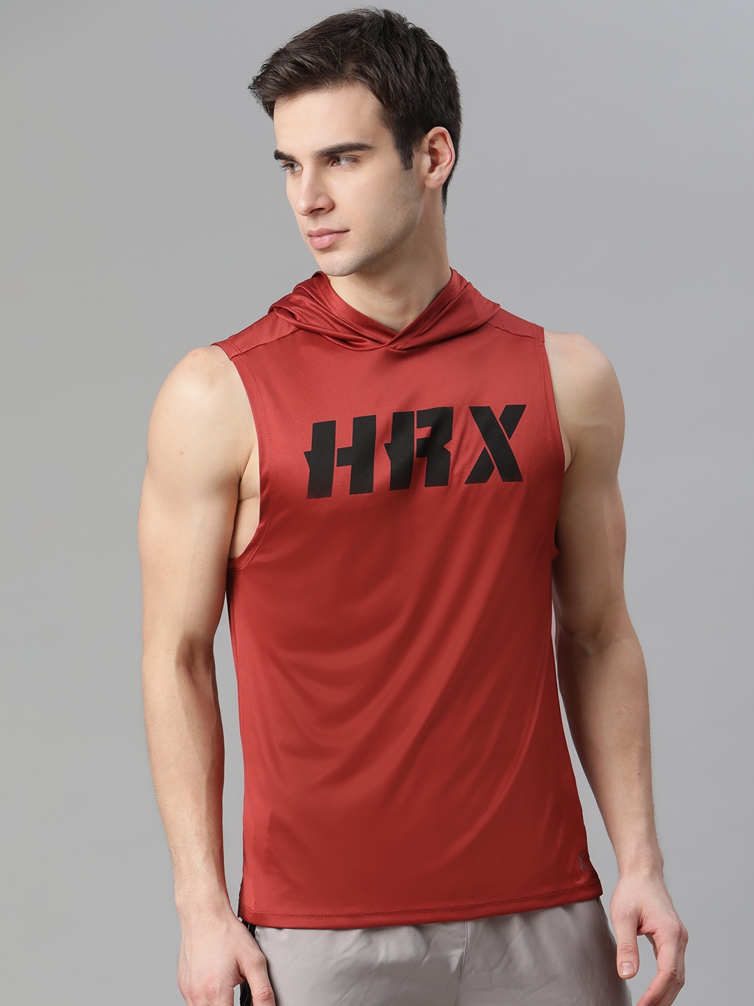 

HRX By Hrithik Roshan Men Intense Rust Solid Rapid-Dry Anti-Static Training Tshirt