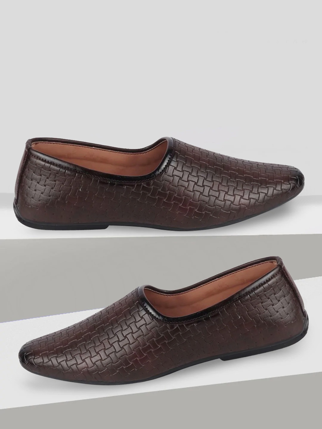 

FAUSTO Men Brown Textured Ethnic Mojaris