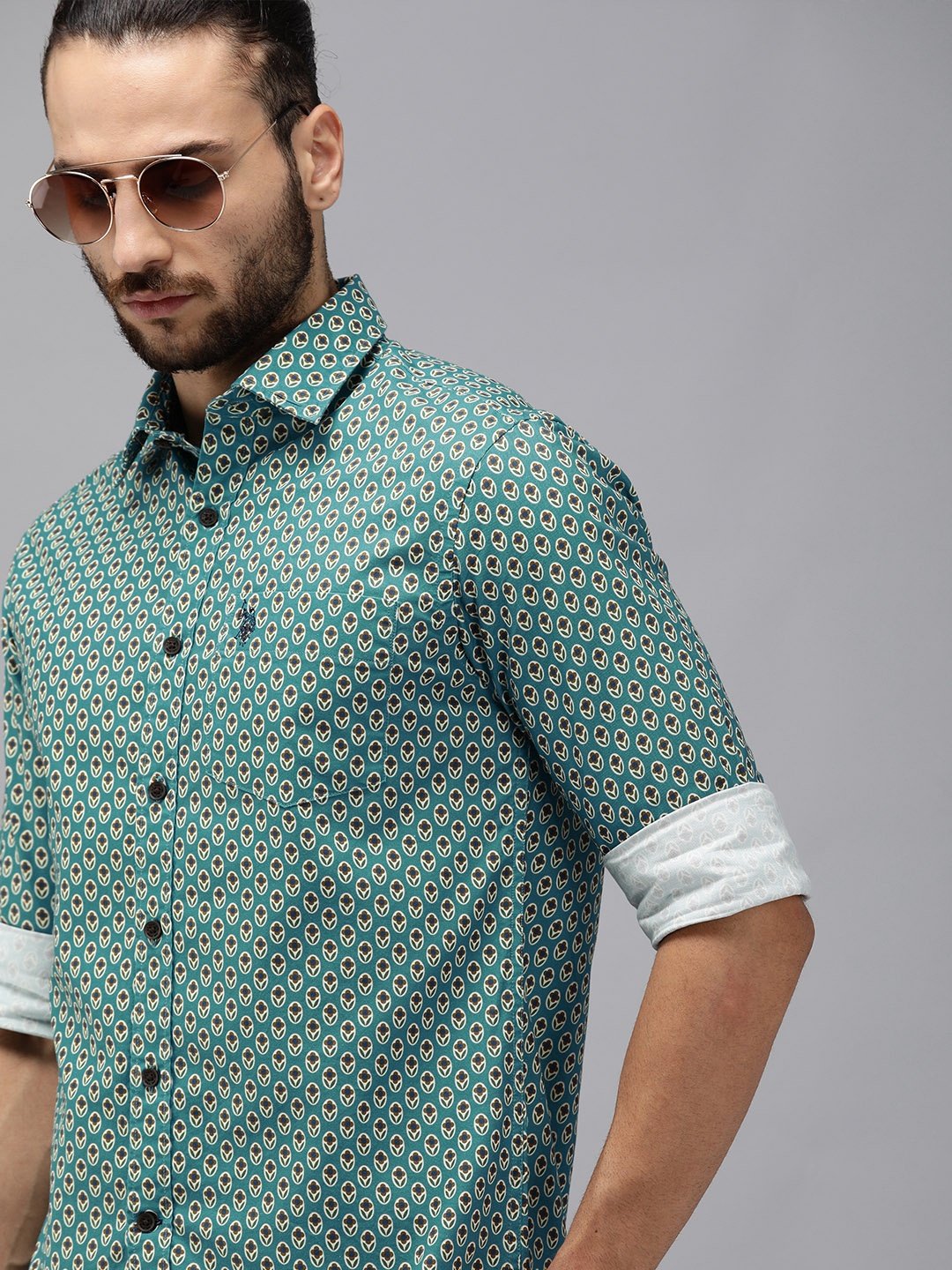 

U.S. Polo Assn. Men Teal Green & Cream-Coloured Tailored Fit Printed Casual Shirt