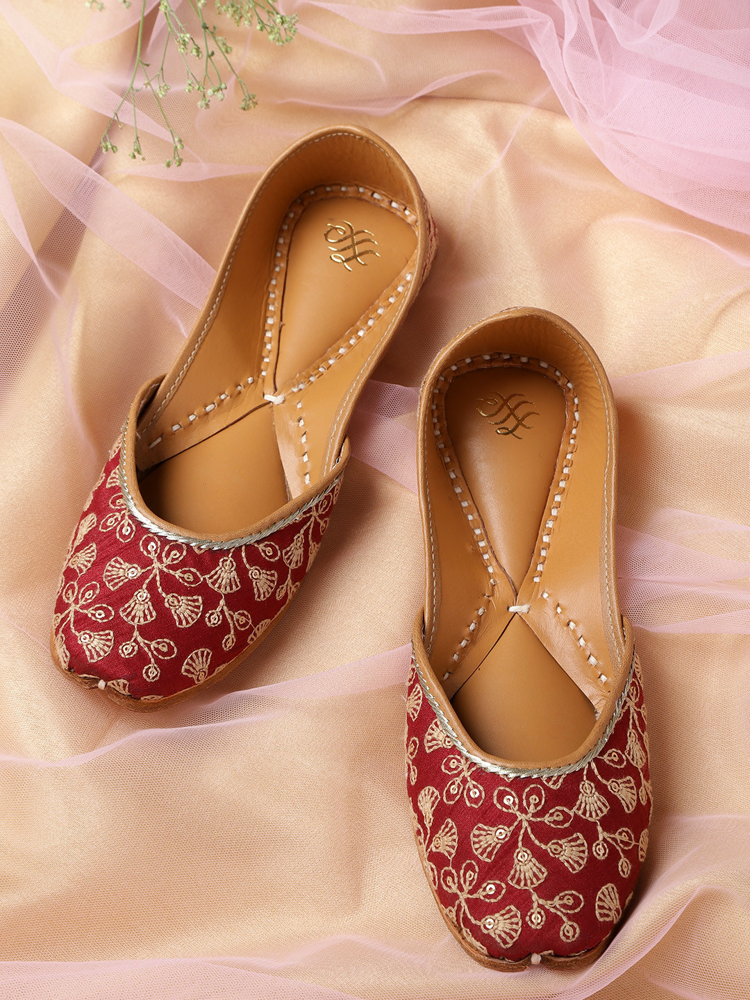 

House of Pataudi Women Maroon & Gold-Toned Embroidered Handcrafted Mojaris