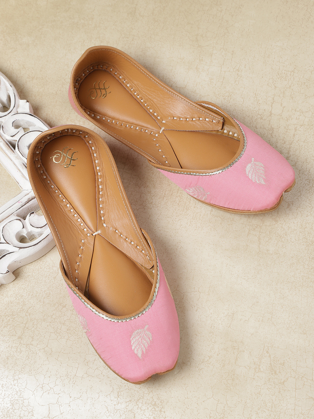 

House of Pataudi Women Pink & Gold-Toned Woven Design Handcrafted Mojaris