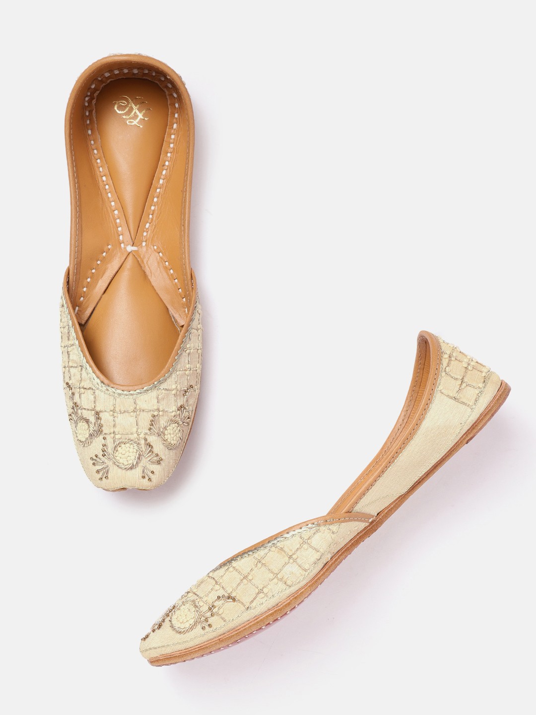 

House of Pataudi Women Off-White & Gold-Toned Embroidered & Embellished Mojaris