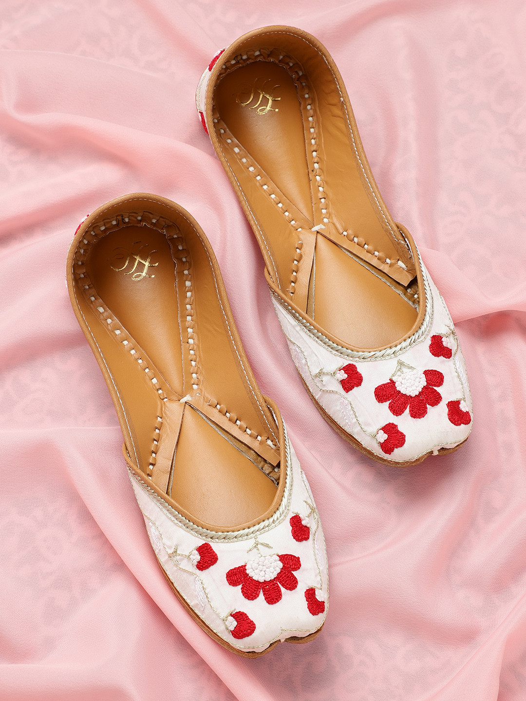 

House of Pataudi Women White & Red Floral Embroidery Handcrafted Mojaris