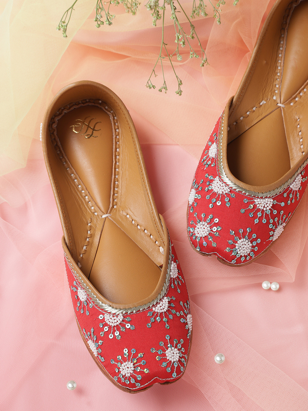 

House of Pataudi Women Red & White Embellished Handcrafted Mojaris