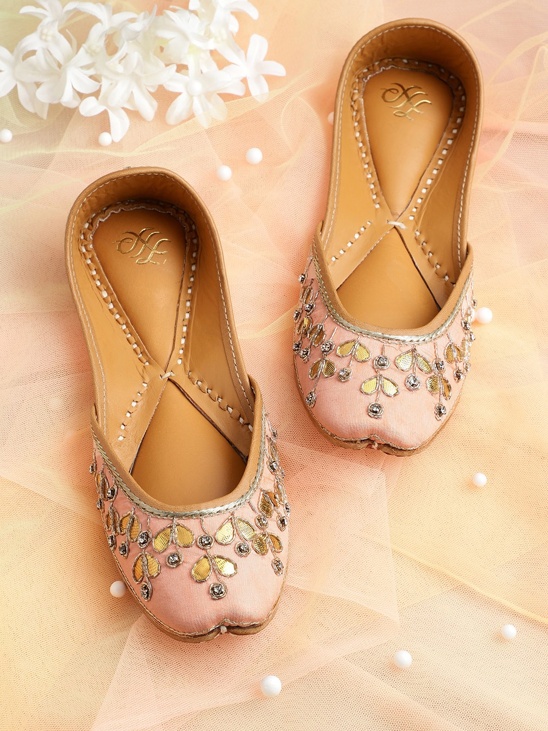 

House of Pataudi Women Peach-Coloured & Gold-Toned Embellished Handcrafted Mojaris