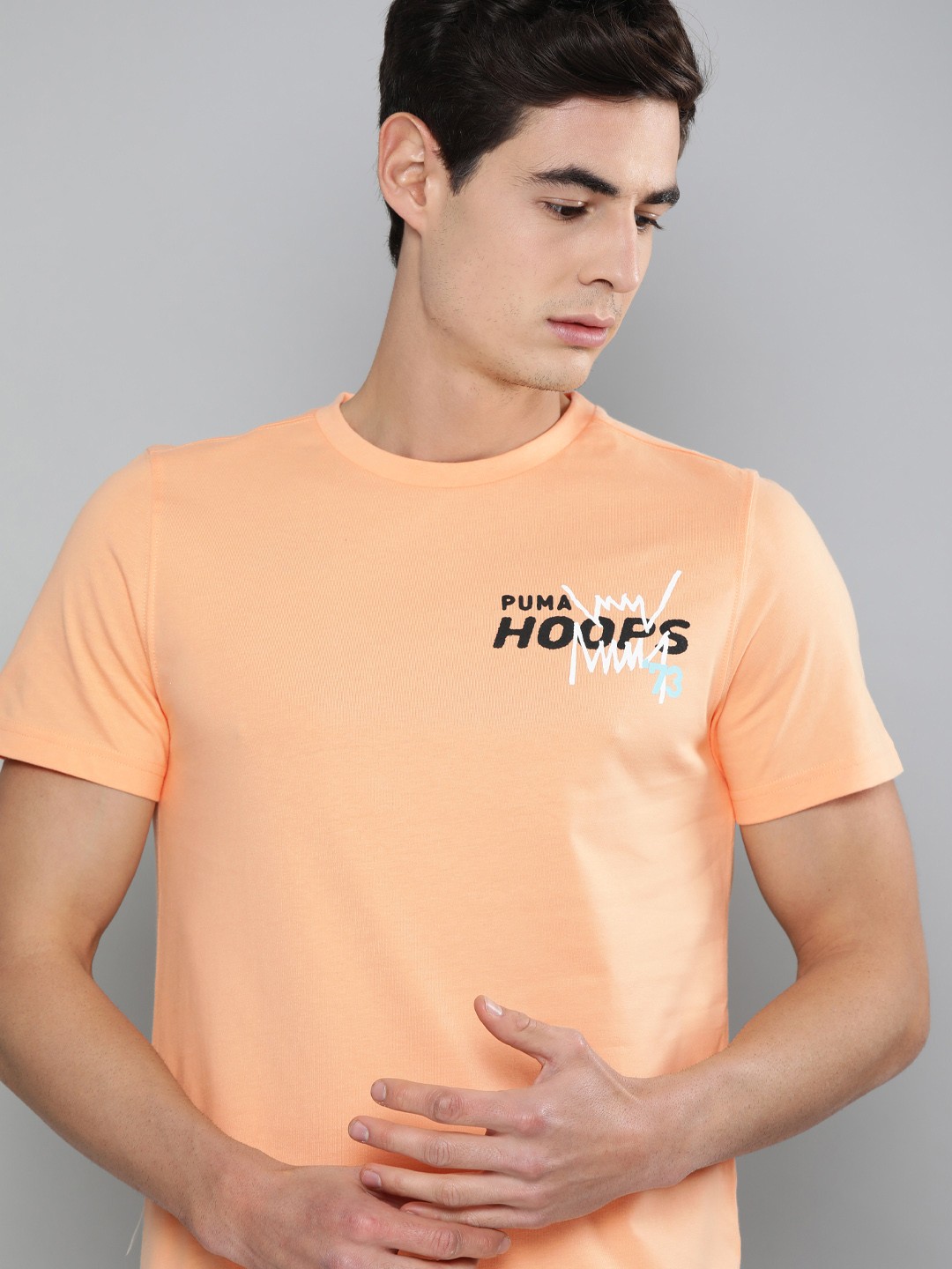 

PUMA Hoops Men Peach-Coloured Franchise Hoops Printed Round Neck Pure Cotton T-shirt