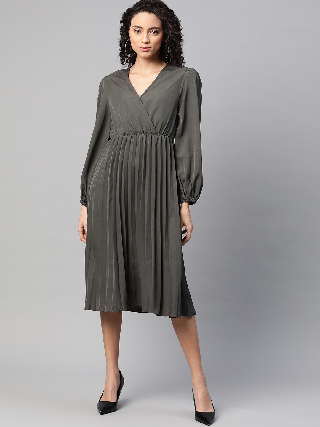 

plusS Women Charcoal Grey Solid Accordion Pleated Wrap Dress