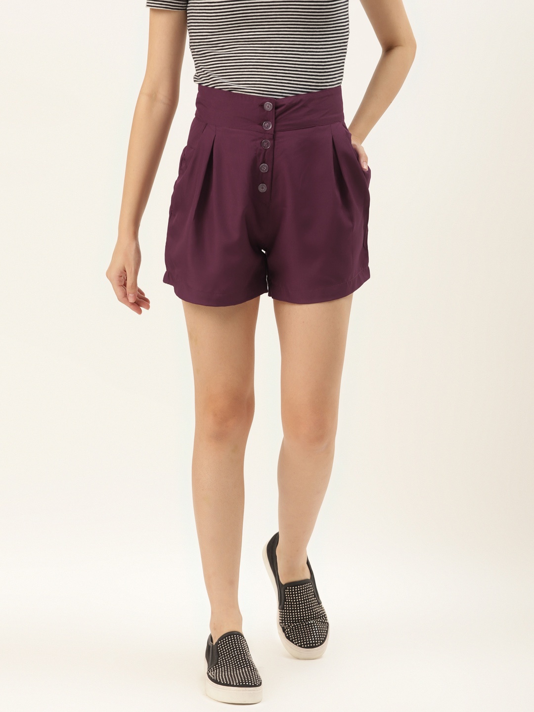 

Alsace Lorraine Paris Women Burgundy Solid Regular Shorts
