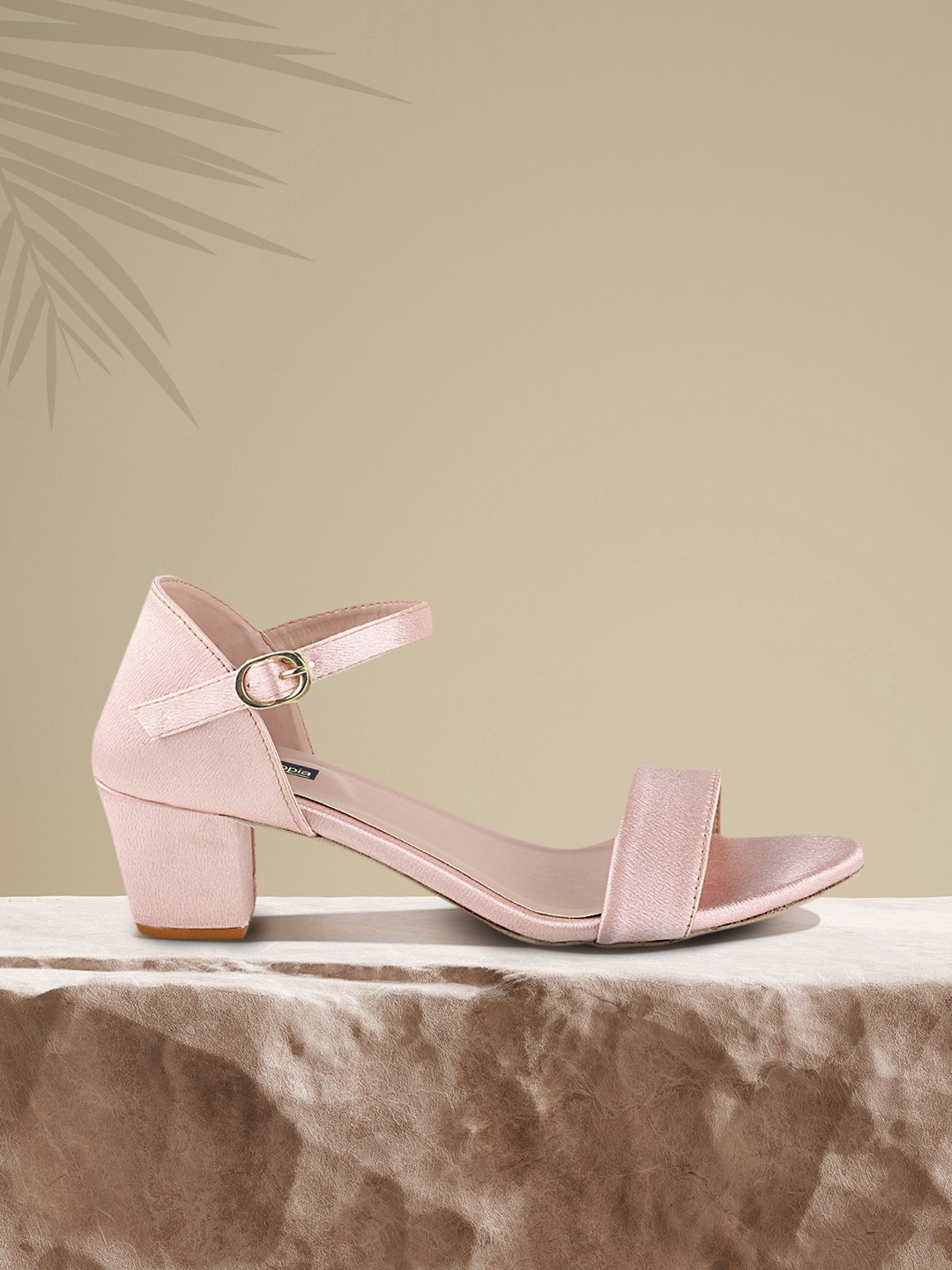 

Shoetopia Women Pink Solid Sandals