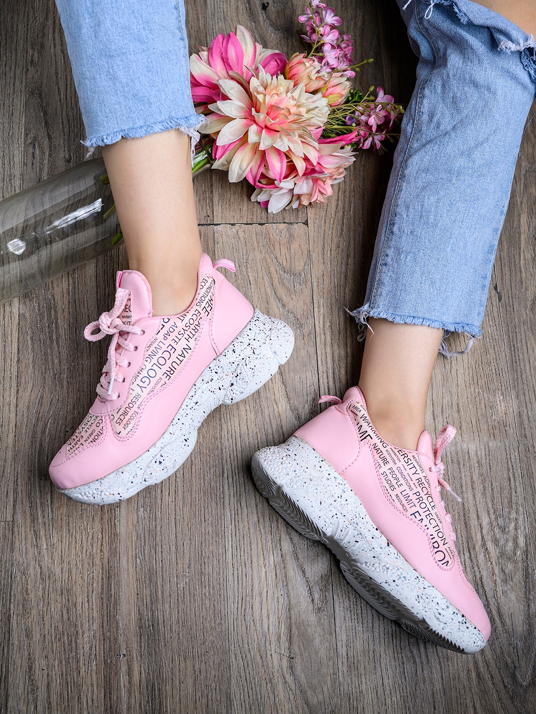 

Shoetopia Women Pink Printed Sneakers