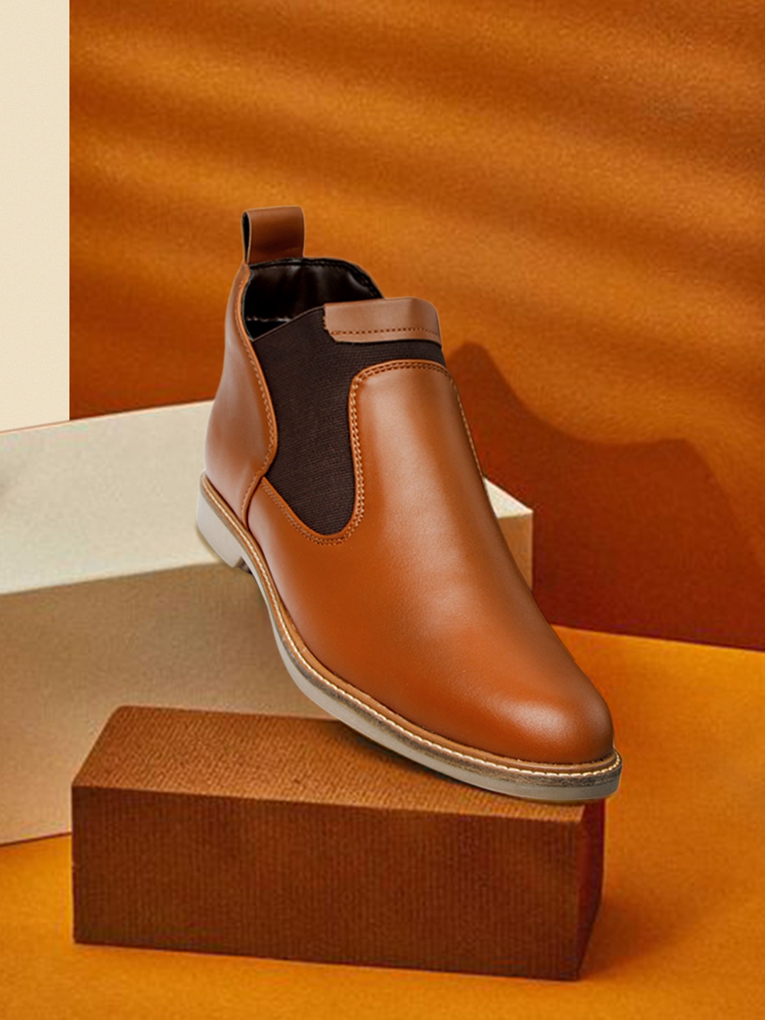 

Wrogn Men Tan Brown Solid Chelsea Boots