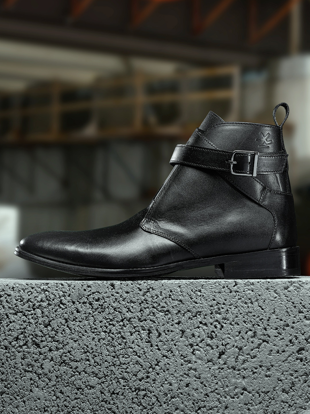 

Wrogn Men Black Solid Leather Flat Boots