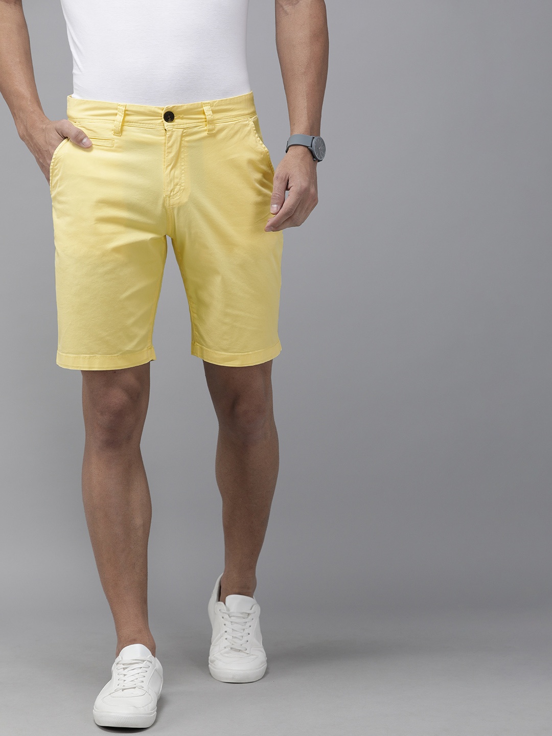 

Pepe Jeans Men Yellow Solid Slim Fit Chino Shorts