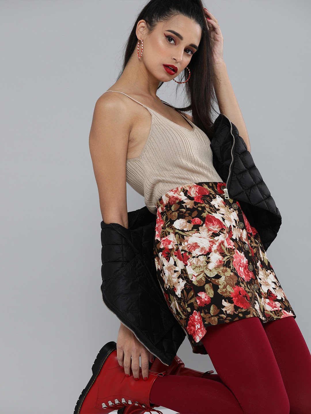 

SASSAFRAS Women Beige & Red Floral Print Pure Cotton A-Line Mini Skirt with Button Detail
