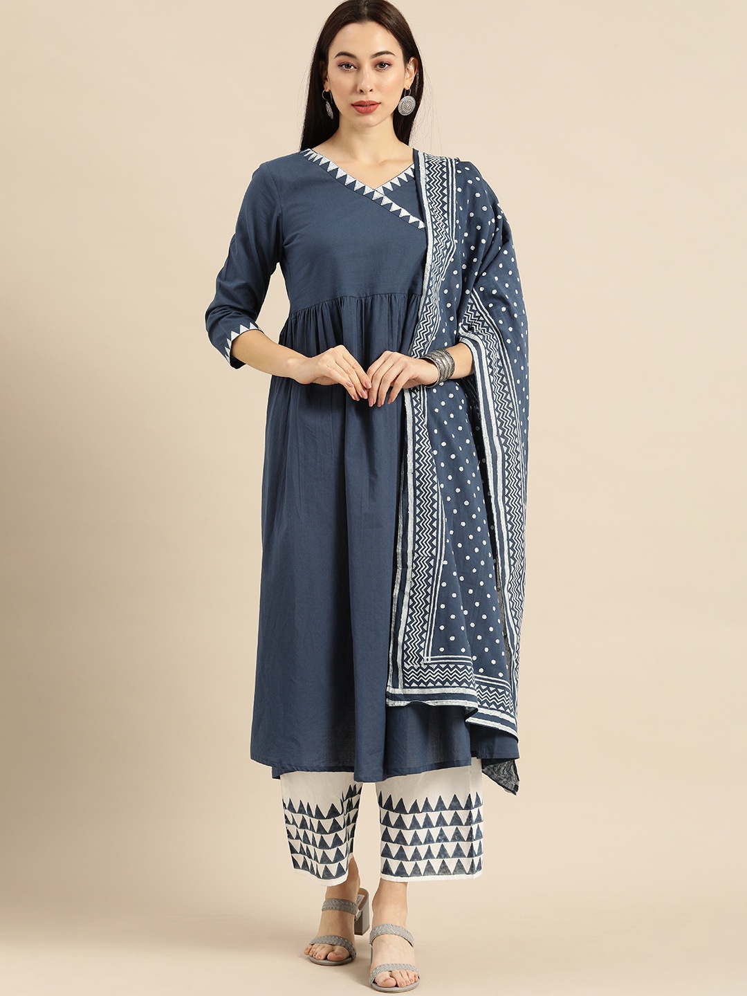 

Varanga Women Blue & White Printed Kurta with Palazzos & Dupatta