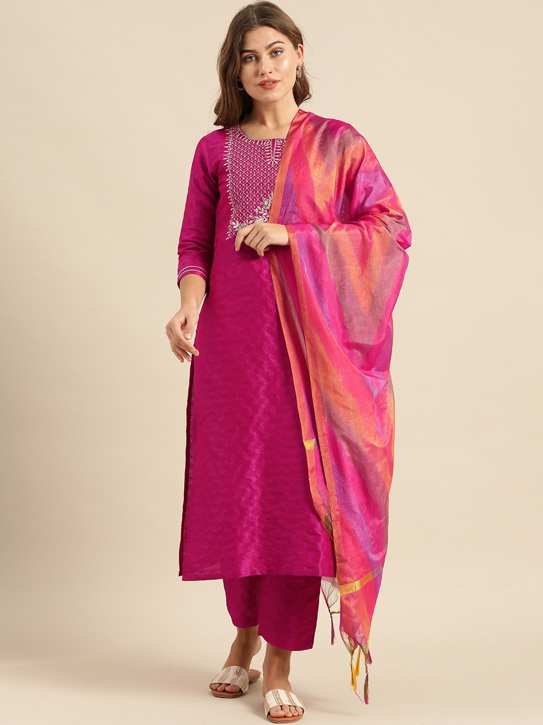 

Varanga Women Magenta & Gold-Toned Embroidered Kurta with Trousers & Dupatta