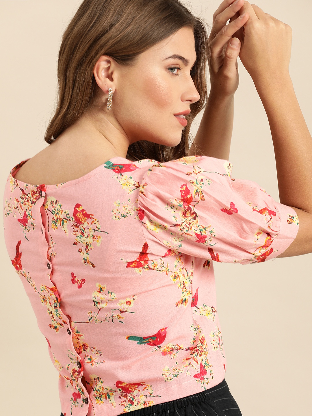 

Varanga Pink & Yellow Floral Printed Regular Crop Top