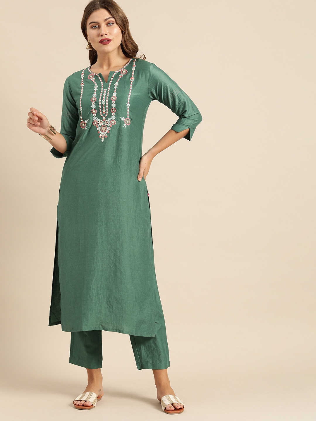 

Varanga Women Olive Green & Peach-Coloured Embroidered Kurta with Trousers