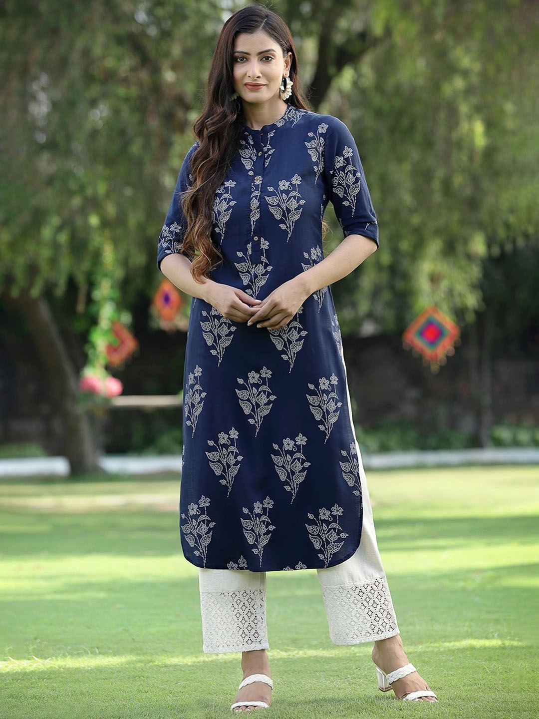 

Juniper Women Navy Blue White Bandhani Printed Liva Pathani Kurta