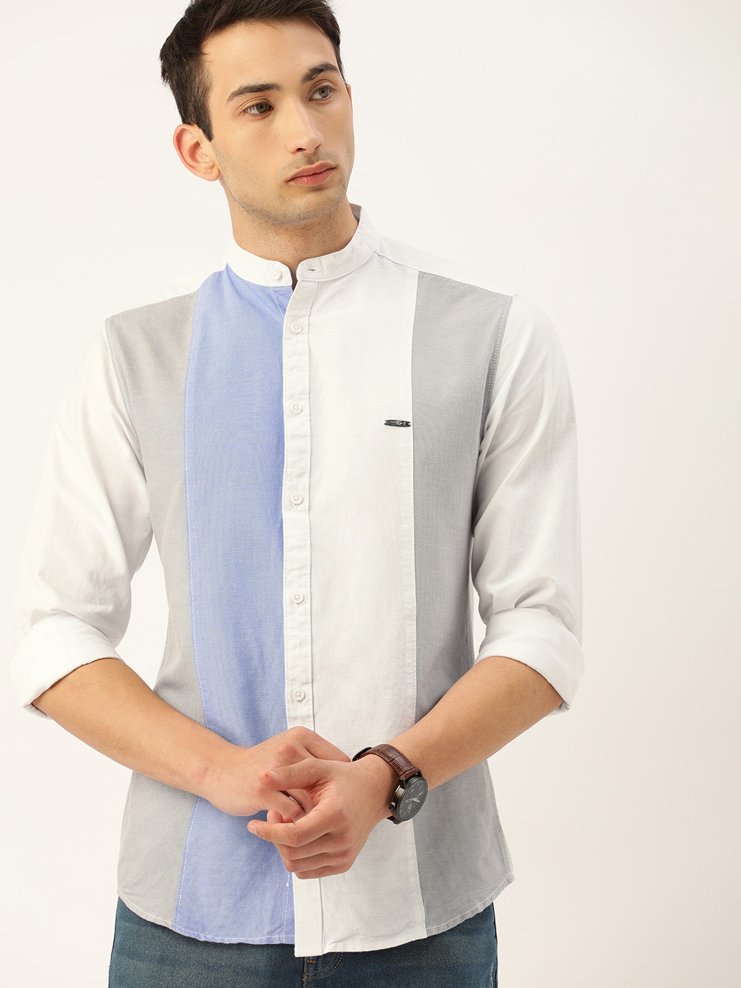 

The Indian Garage Co Men White & Blue Slim Fit Colourblocked Casual Shirt