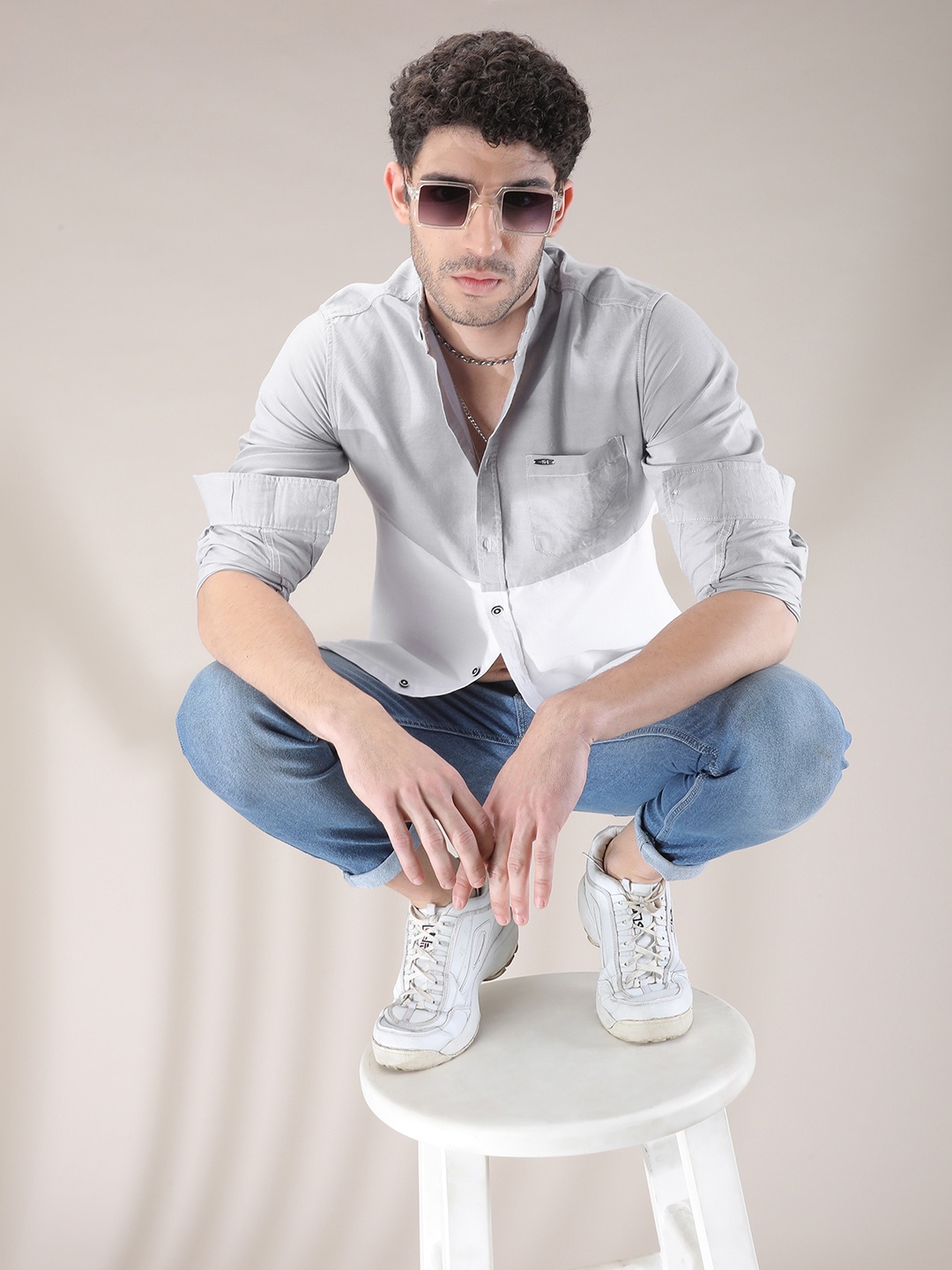 

The Indian Garage Co Men Grey & White Slim Fit Colourblocked Casual Shirt