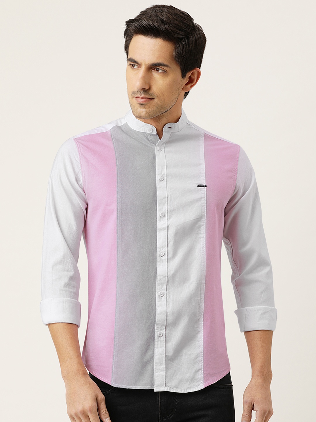 

The Indian Garage Co Men White & Pink Slim Fit Colourblocked Casual Shirt