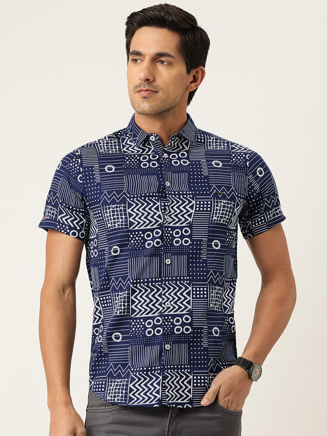 

The Indian Garage Co Men Navy Blue & White Slim Fit Printed Casual Shirt