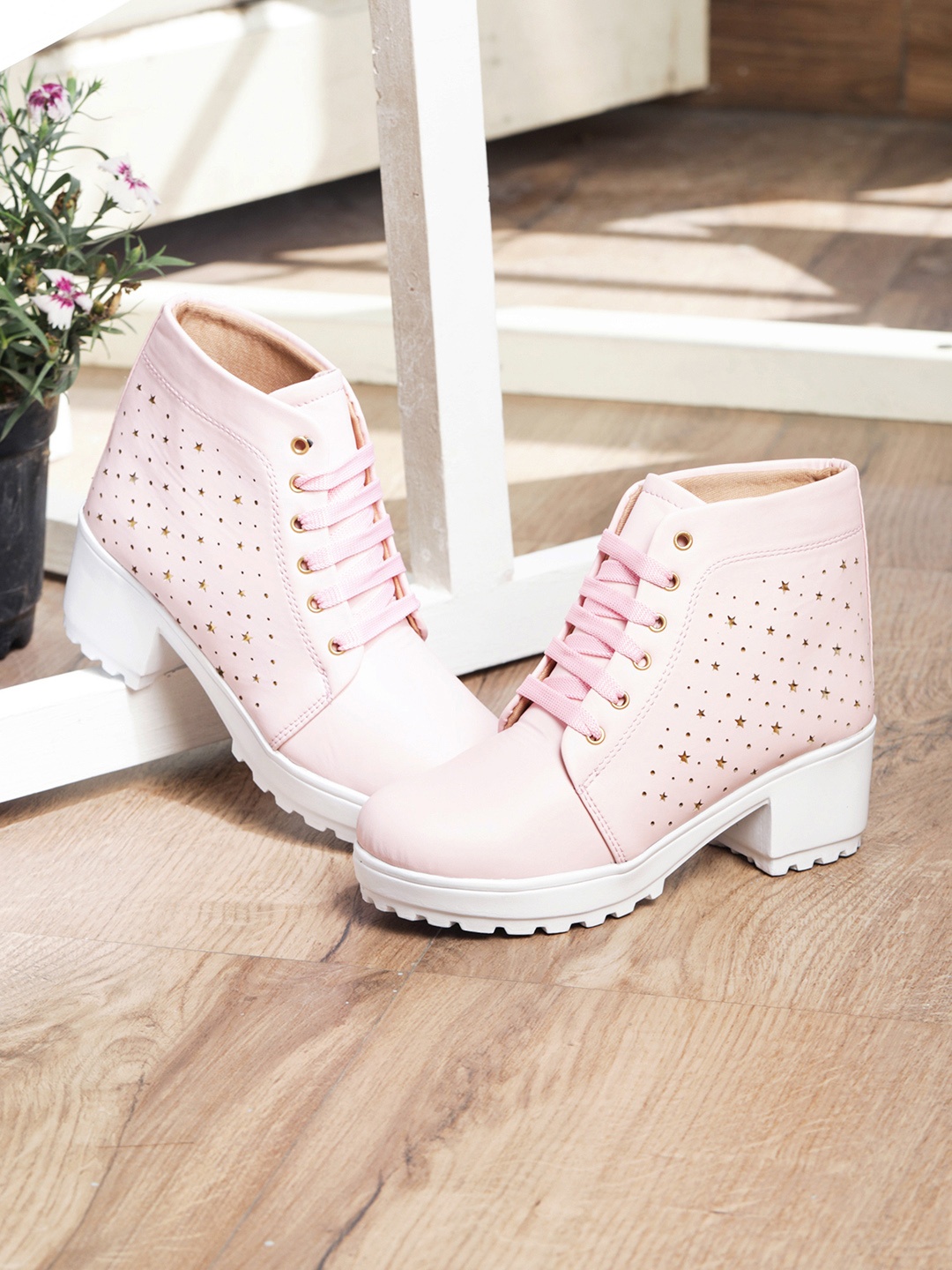 

LONDON STEPS Women Pink Textured Heeled Boots