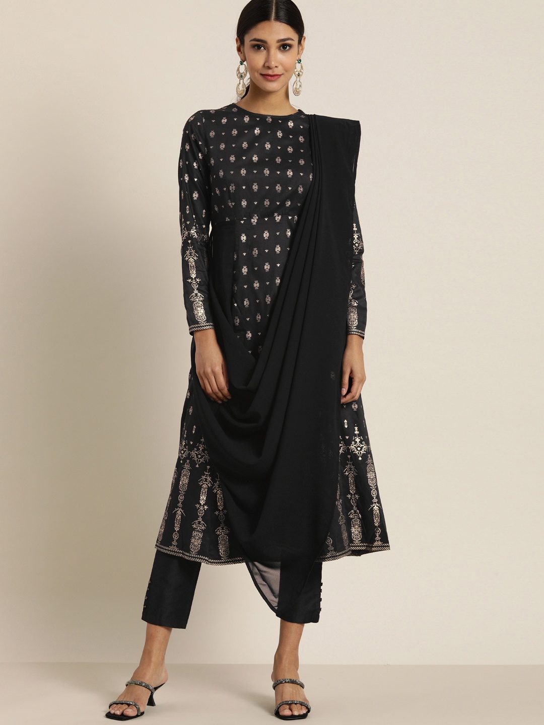 

all about you Women Black & Gold-Coloured Printed Kurta Set with Attached Dupatta