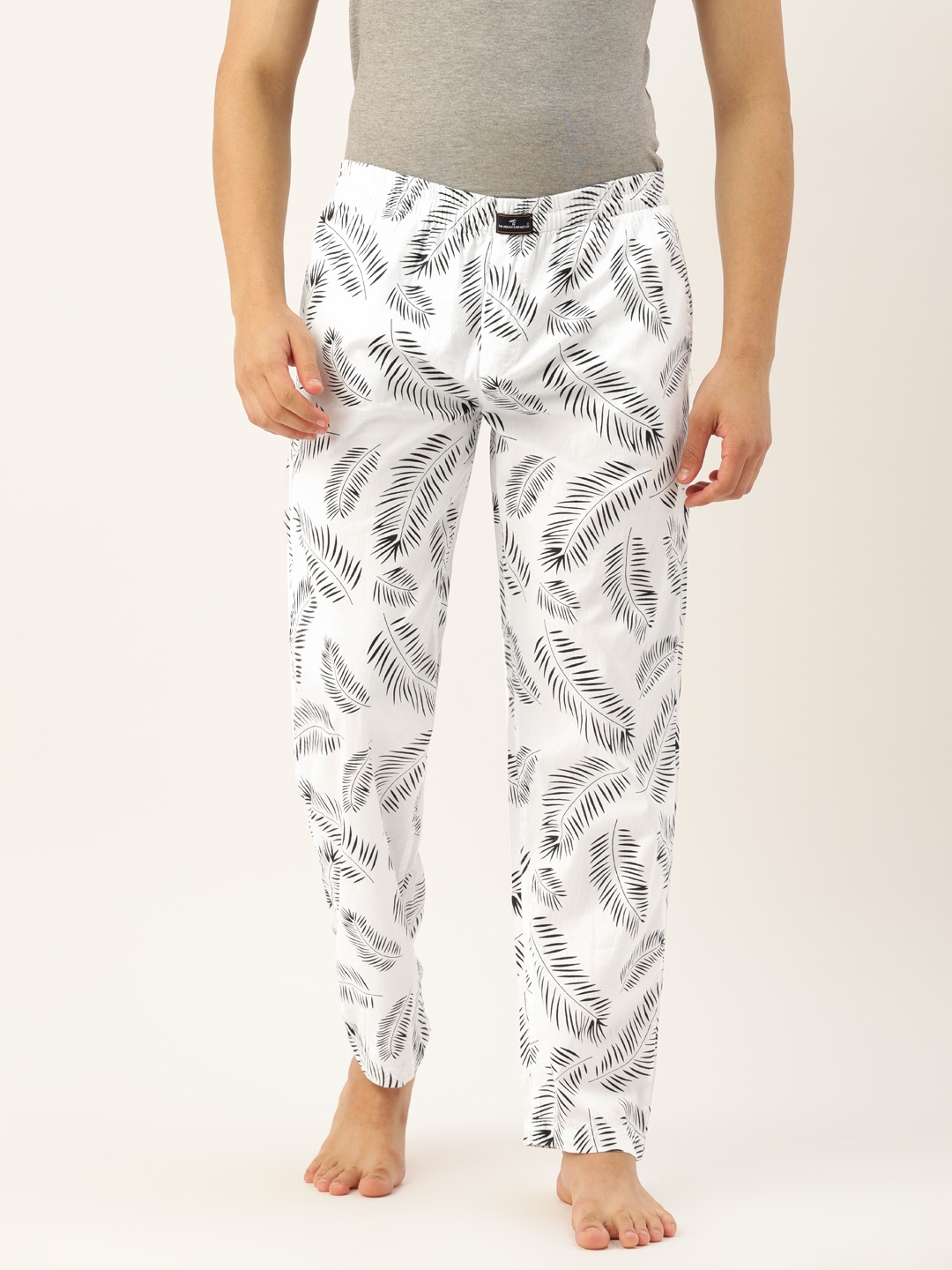 

The Indian Garage Co Men White & Black Printed Lounge Pants