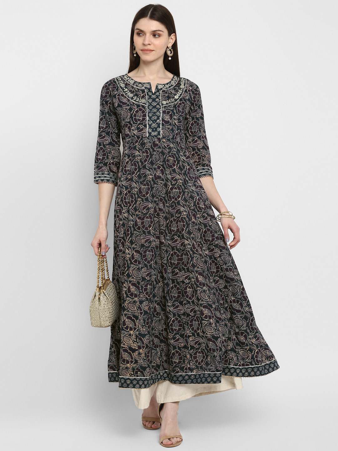 

Vbuyz Blue Floral Printed Flared Sleeves Thread Work Kurta