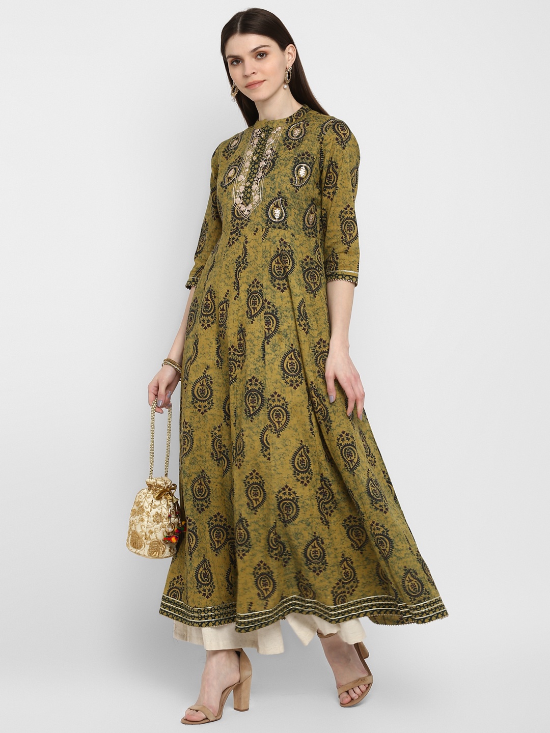 

Vbuyz Olive Green Paisley Printed Thread Work Kurta