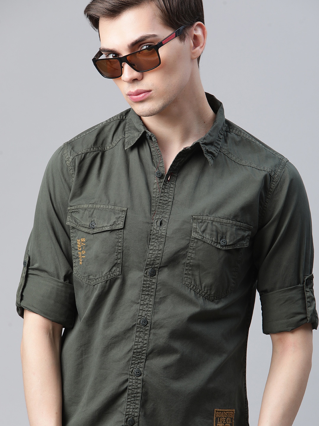 

The Roadster Lifestyle Co Men Olive Green Regular Fit Solid Casual Shirt