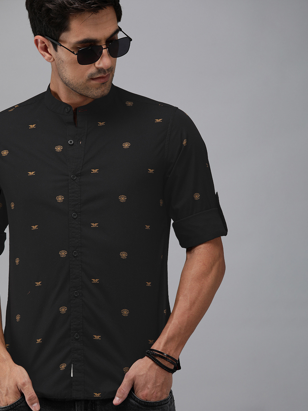 

The Roadster Lifestyle Co Men Black Regular Fit Printed Casual Shirt