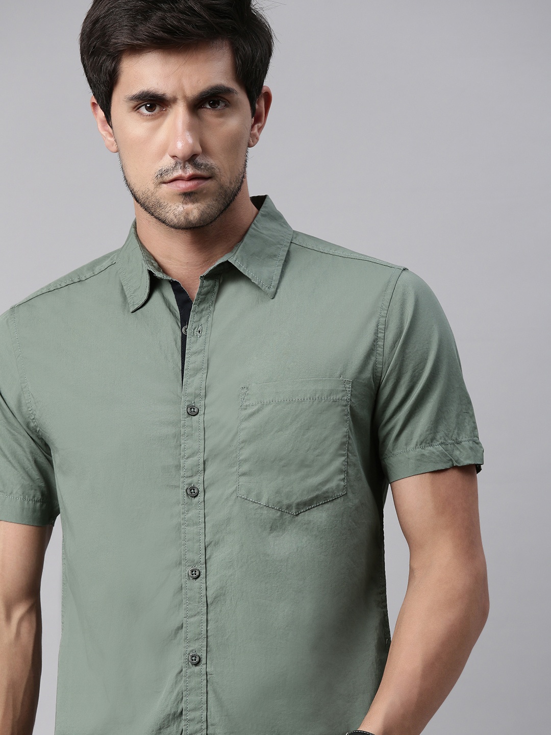 

Roadster Men Olive Green Regular Fit Solid Sustainable Casual Shirt