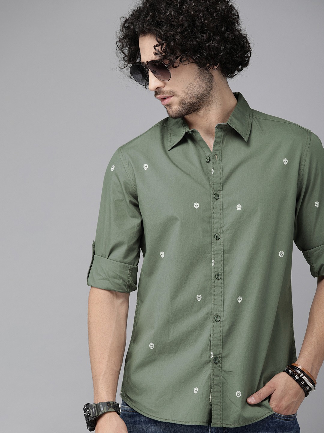 

The Roadster Lifestyle Co Men Sea Green & White Regular Fit Printed Casual Shirt