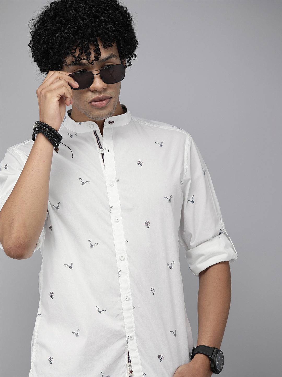 

The Roadster Lifestyle Co Men White Printed Casual Shirt