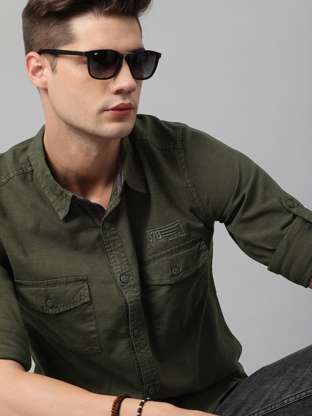 

The Roadster Lifestyle Co Men Olive Green Pure Cotton Pockets Casual Shirt