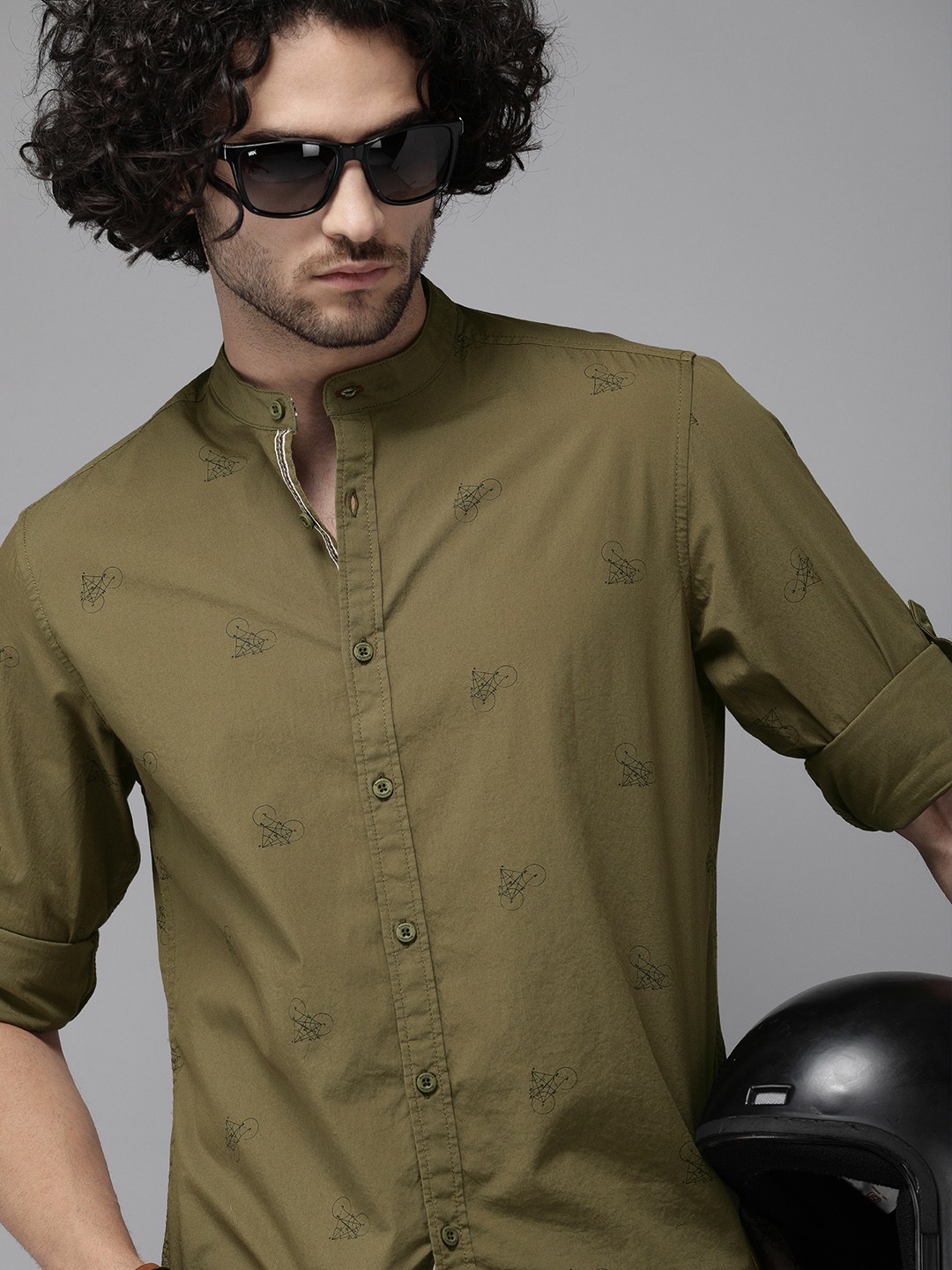 

The Roadster Lifestyle Co Men Olive Green Regular Fit Printed Casual Shirt