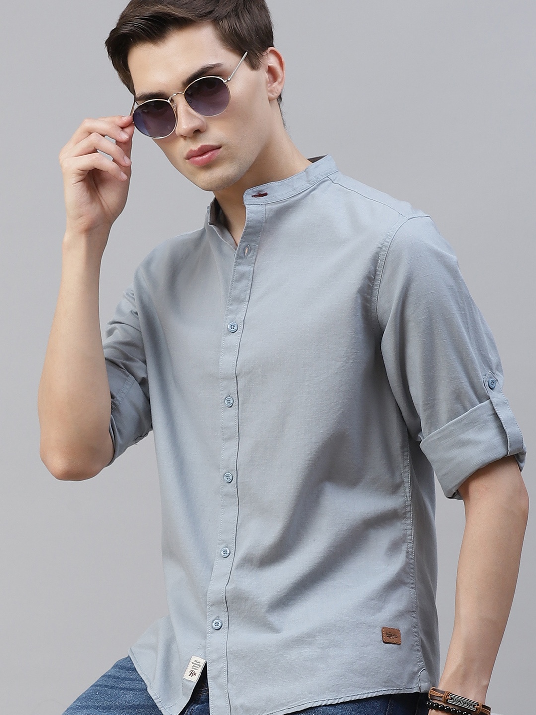 

The Roadster Lifestyle Co Men Grey Solid Pure Cotton Regular Fit Casual Shirt