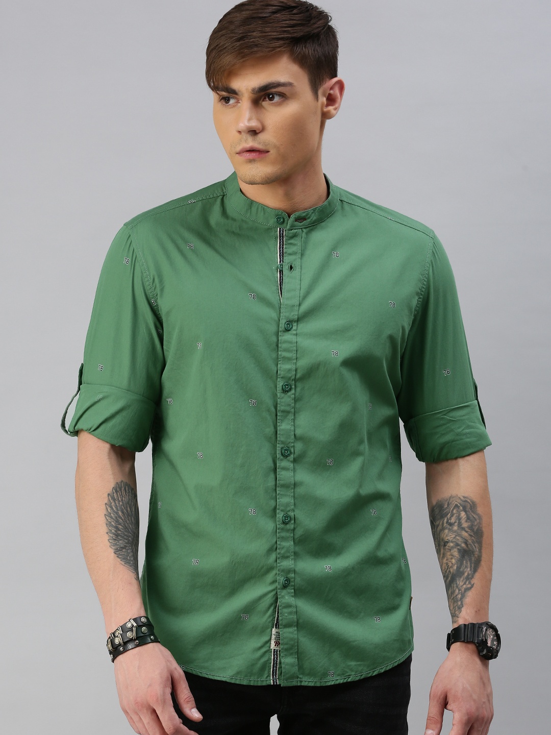 

The Roadster Lifestyle Co Men Green Regular Fit Solid Casual Shirt