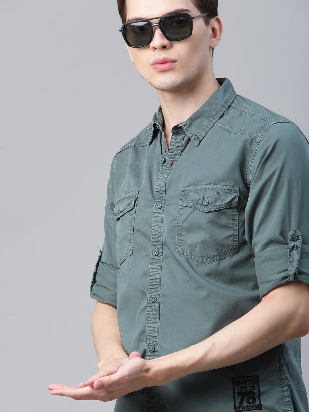 

The Roadster Lifestyle Co Men Blue Regular Fit Solid Casual Shirt