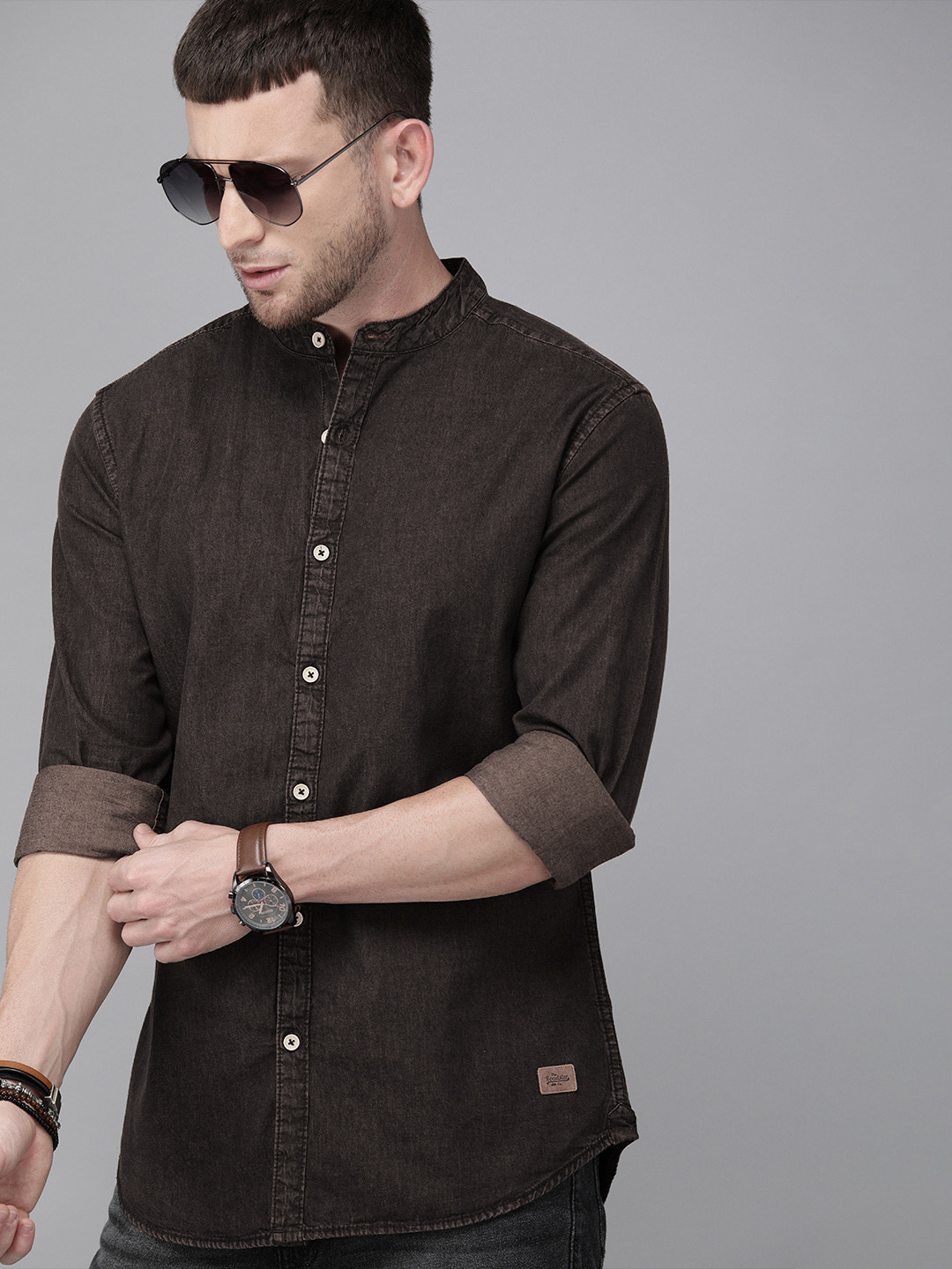 

The Roadster Lifestyle Co Men Black Regular Fit Solid Casual Shirt