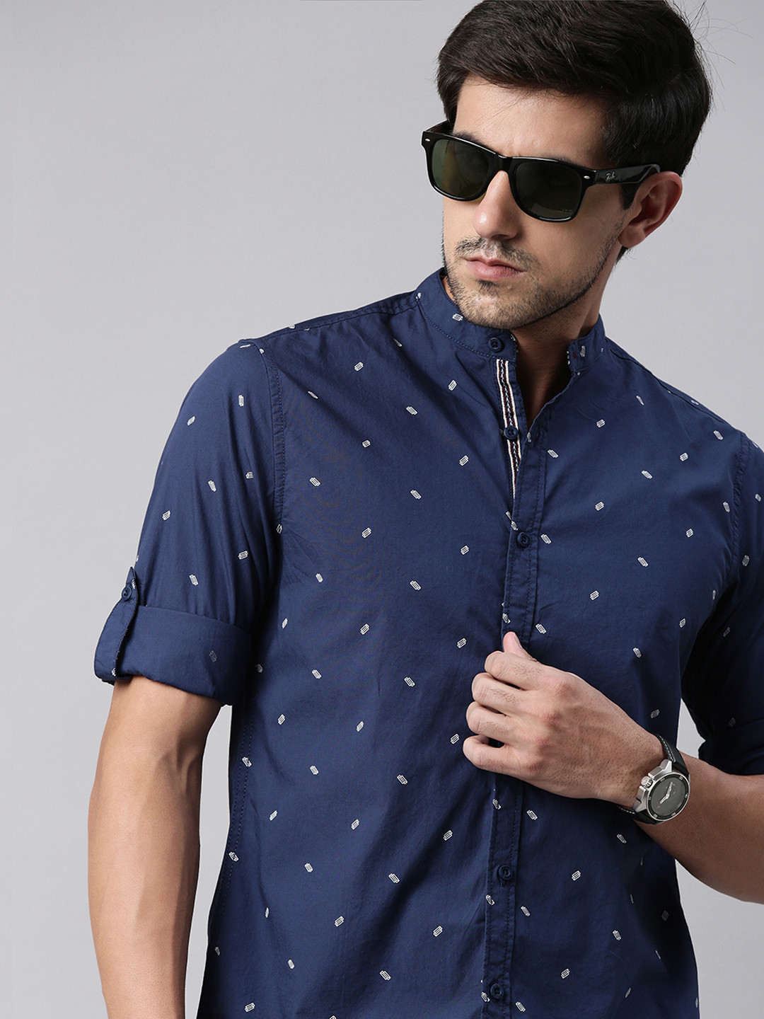 

The Roadster Lifestyle Co Men Navy Blue Regular Fit Printed Casual Shirt