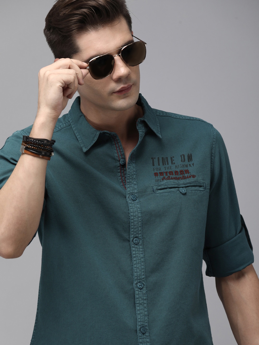 

The Roadster Lifestyle Co Men Teal Blue Casual Shirt