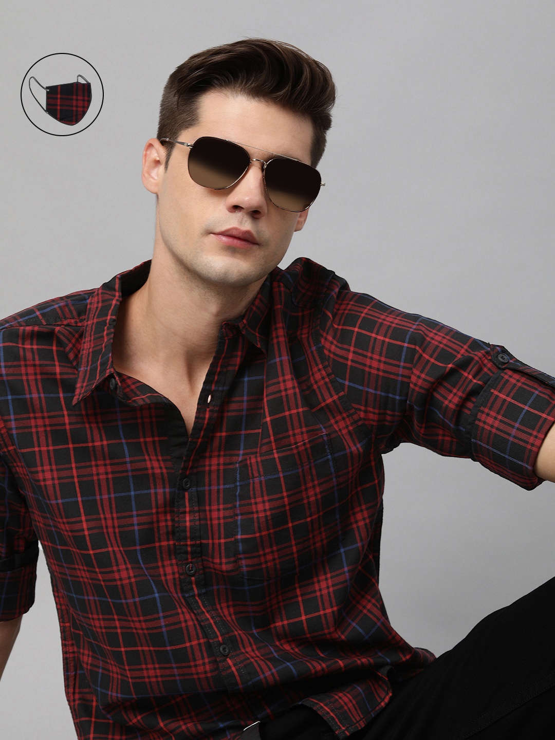 

The Roadster Lifestyle Co Men Black & Red Tartan Checks Checked Casual Shirt