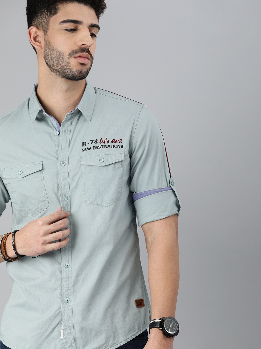 

The Roadster Lifestyle Co Men Grey Solid Casual Shirt